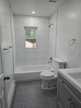 1050 Karshick St in Bohemia, NY - Building Photo - Building Photo