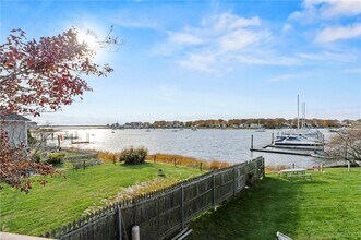 1 Rodeo Dr in Barrington, RI - Building Photo - Building Photo