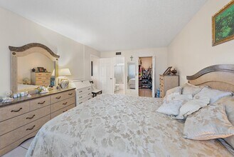 225 Bonnie Blvd in Palm Springs, FL - Building Photo - Building Photo