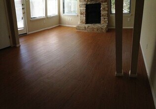 12307 Deer Falls Dr in Austin, TX - Foto de edificio - Building Photo