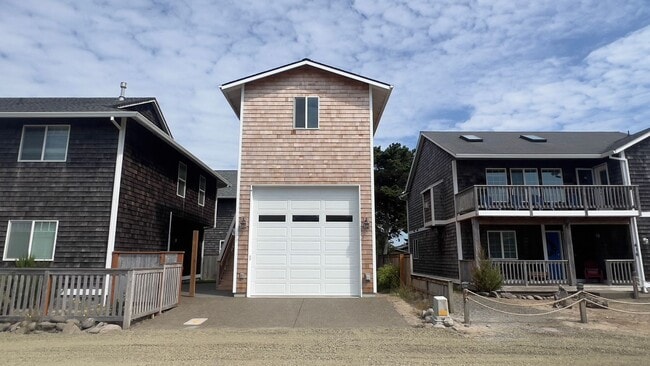 1707 N Franklin St in Seaside, OR - Building Photo - Building Photo