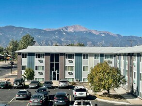 Autumn Lane Apartments in Colorado Springs, CO - Building Photo - Building Photo