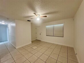 4523 Prince Hall Blvd in Orlando, FL - Foto de edificio - Building Photo