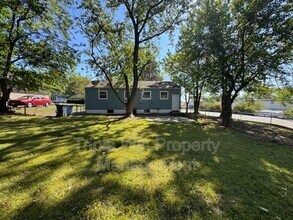 8629 Elwyn Dr in Hazelwood, MO - Building Photo - Building Photo