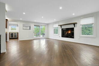 505 Bedford Rd in Armonk, NY - Building Photo - Building Photo