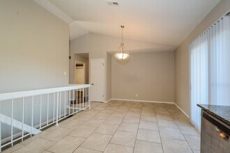 5305 Springtrail Dr in Florissant, MO - Building Photo - Building Photo