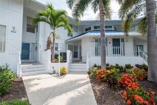 831 Audubon Dr in Bradenton, FL - Building Photo