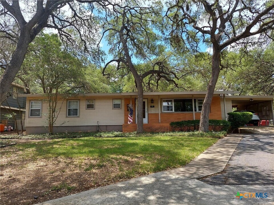 1191 Canyon Dr in New Braunfels, TX - Building Photo