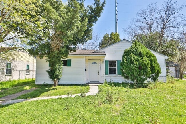 property at 302 14th St N