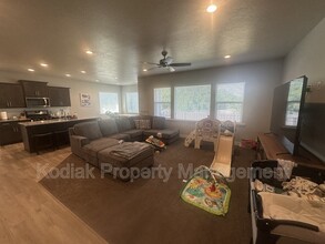 192 Derrah Dr in Layton, UT - Building Photo - Building Photo