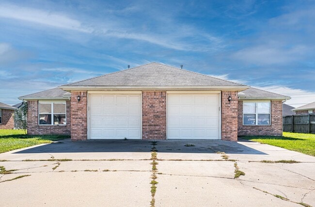 property at 401 E Southern Trace Dr