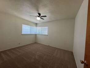 2426 E Dayton Ave in Fresno, CA - Building Photo - Building Photo