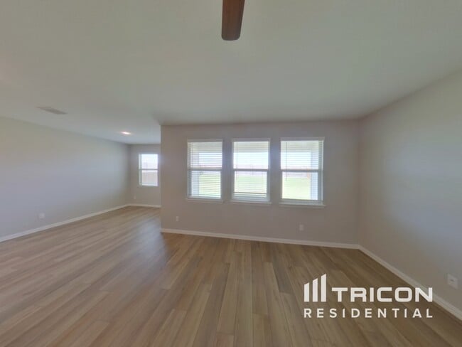 235 Jenkinson Dr in Fate, TX - Building Photo - Building Photo