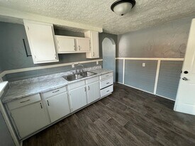 607-609 E Elm St in Lima, OH - Building Photo