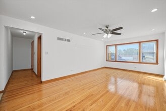 5096 S Archer Ave in Chicago, IL - Building Photo - Building Photo