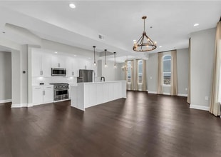 3810 N Mulberry Dr in Kansas City, MO - Building Photo - Building Photo