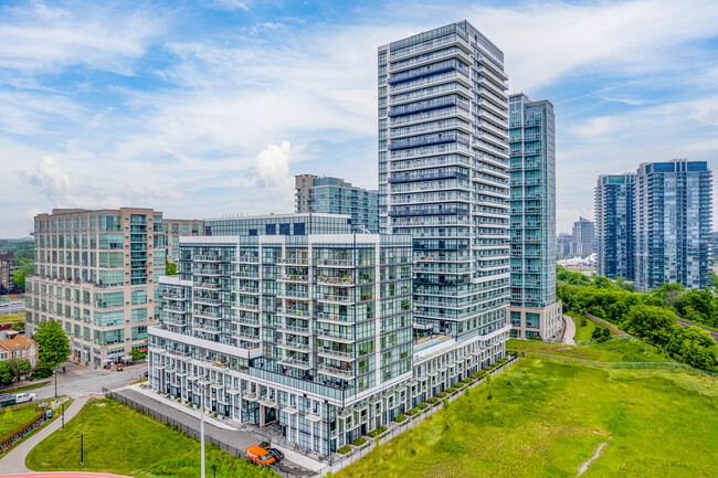 Empire Phoenix Condos in Toronto, ON - Building Photo - Building Photo