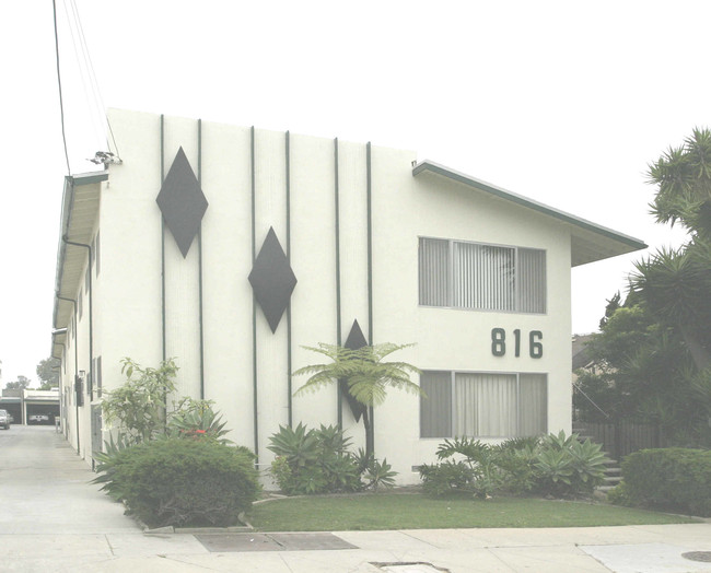 816 Victor Ave in Inglewood, CA - Building Photo - Building Photo