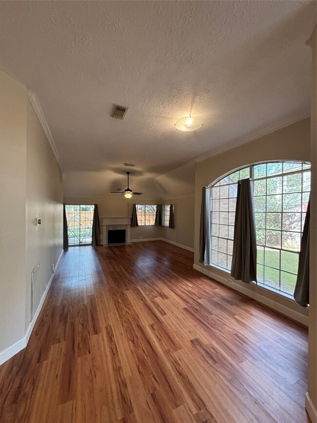 property at 5007 Pine Prairie Ln