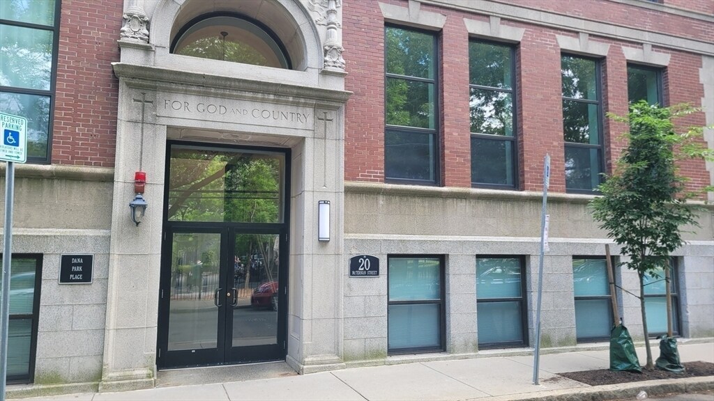 20 Corporal McTernan St in Cambridge, MA - Foto de edificio