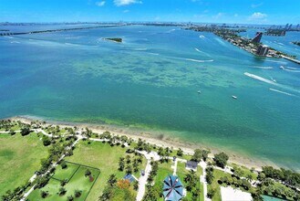 488 NE 18th St in Miami, FL - Building Photo - Building Photo