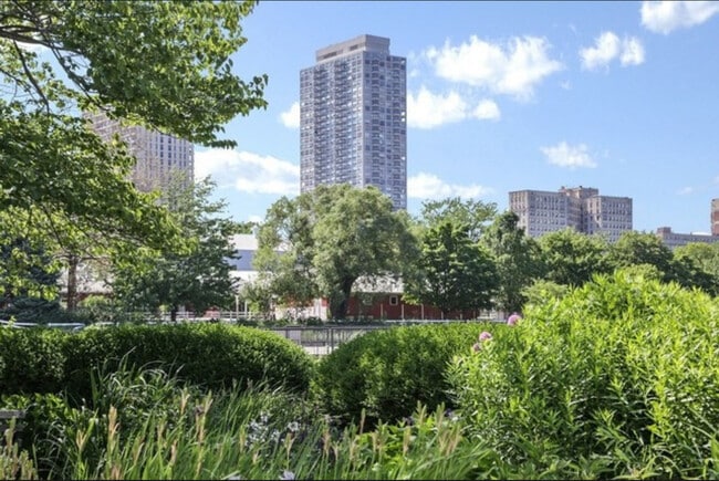 property at 2020 N Lincoln Park W