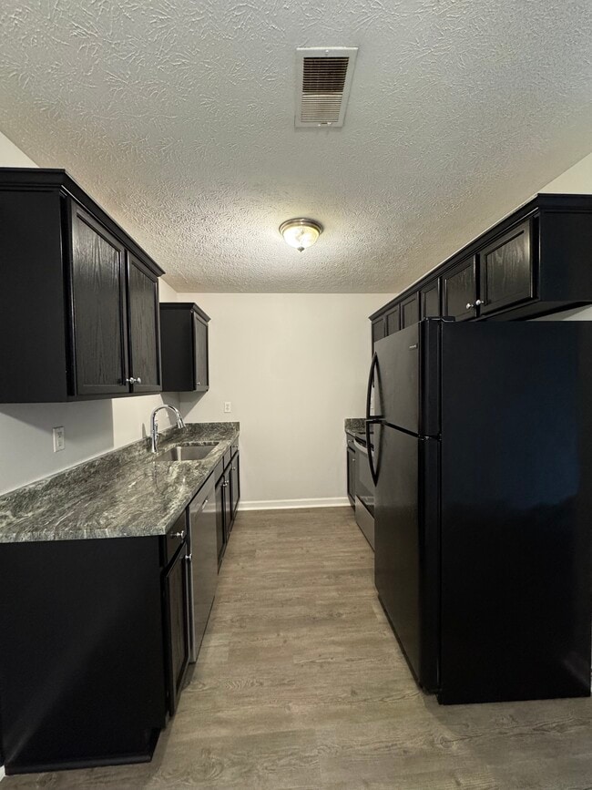 Woodfield Apartment Homes in La Grange, KY - Building Photo - Building Photo