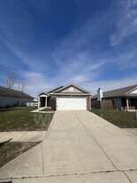 9680 Jackson Way in Avon, IN - Building Photo