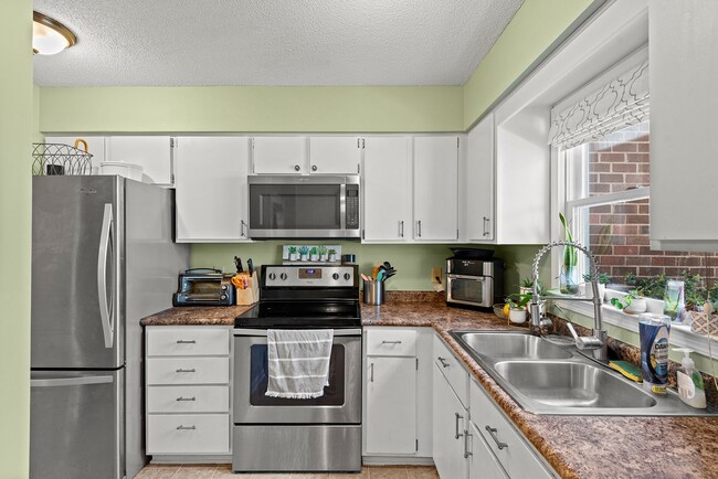 107 Gunston Ct in Chapel Hill, NC - Building Photo - Building Photo