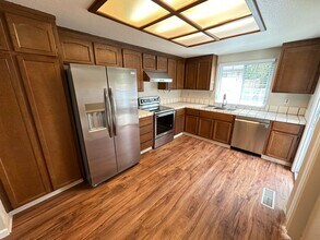 1916 Apollo Ct in Walnut Creek, CA - Foto de edificio - Building Photo