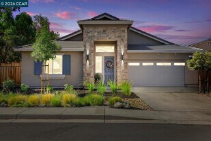 39 Pato Ln in Oakley, CA - Building Photo