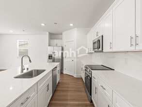 5825 Fly Fisher St in Las Vegas, NV - Building Photo - Building Photo