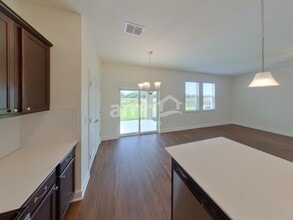 1045 Island Pond Dr in Plant City, FL - Building Photo - Building Photo