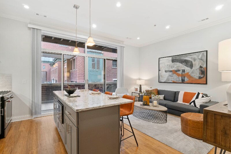 1073 W Monroe St in Chicago, IL - Foto de edificio