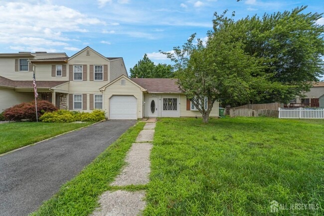 property at 6 Woodbury Rd