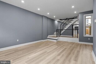 2513 W Oxford St in Philadelphia, PA - Building Photo