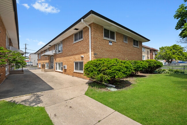 1914 N 18th Ave, Unit 3 in Melrose Park, IL - Building Photo - Building Photo