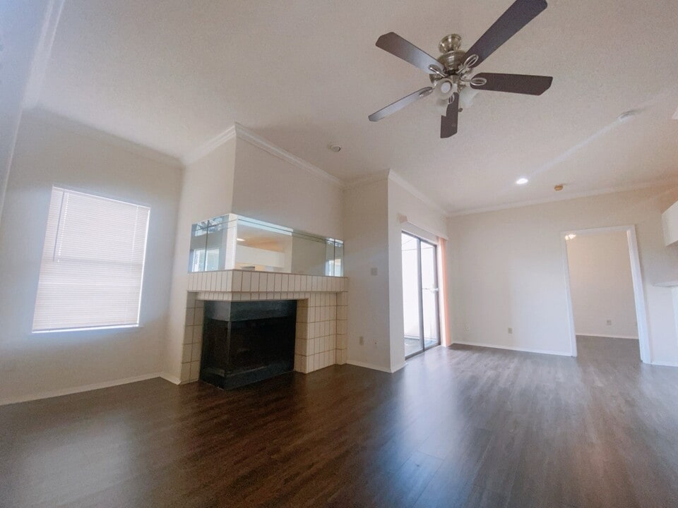 7900 Bissonnet St in Houston, TX - Building Photo