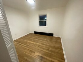 44 Chestnut St in Reinholds, PA - Building Photo