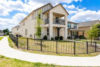 218 Glass Mountains Wy in Dripping Springs, TX - Building Photo - Building Photo