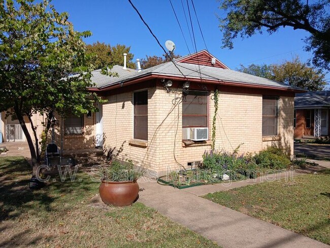 property at 3019 Avon St