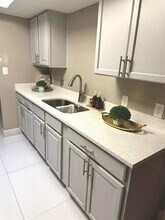 5480 Lake Jessamine Dr in Orlando, FL - Building Photo - Building Photo