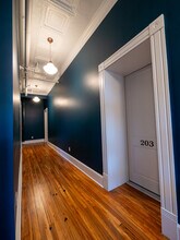 121 N Main St, Unit 201 in Salisbury, NC - Foto de edificio - Building Photo