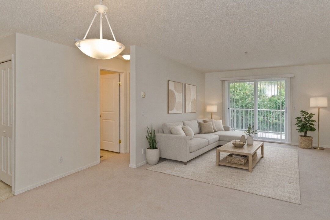 Somerset Pointe in Calgary, AB - Building Photo