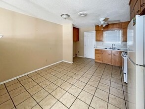 614 E Sunset Dr in Hobbs, NM - Building Photo - Building Photo