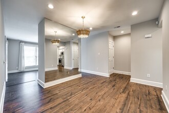 2220 Roswell Ave in Charlotte, NC - Foto de edificio - Building Photo