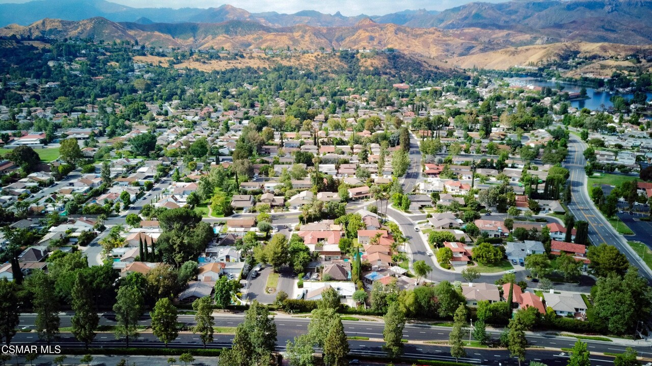 4531 Coolhaven Ct in Westlake Village, CA - Foto de edificio