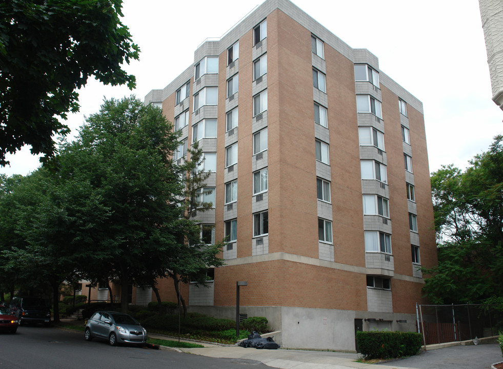 The Regency in White Plains, NY - Building Photo