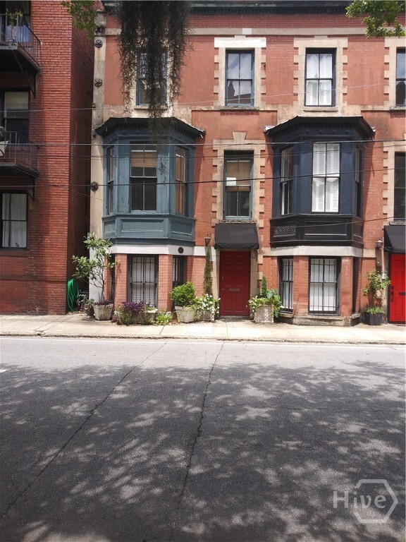 335 Whitaker St in Savannah, GA - Building Photo - Building Photo