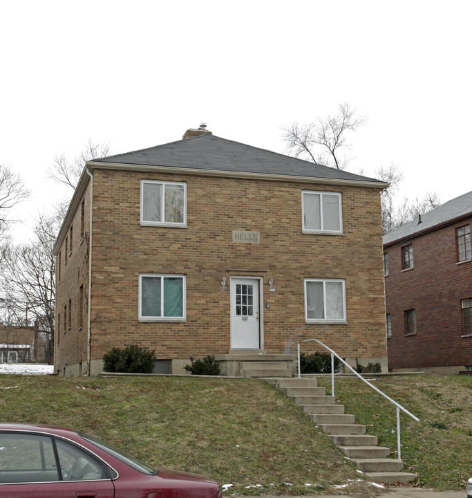 221 Ryburn Ave in Dayton, OH - Building Photo